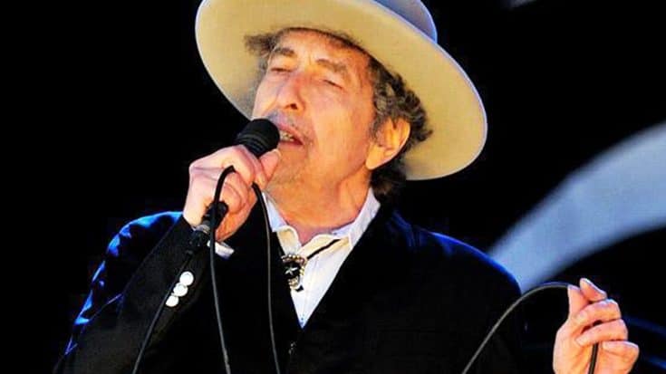 Bob Dylan Releases Chilling New Country Rendition Of Frank Sinatra Classic | Country Music Videos