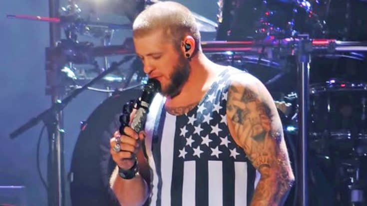 Brantley Gilbert Unexpectedly Breaks Into Prayer Honoring Victims Of Chattanooga | Country Music Videos