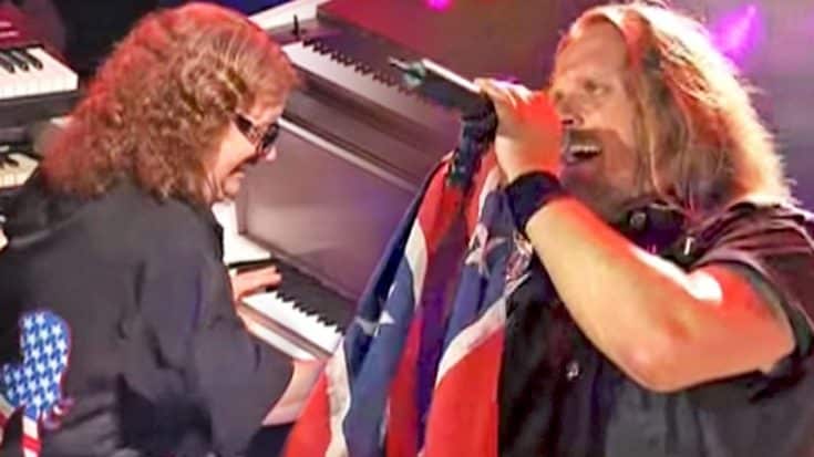Skynyrd Resists Change Through 2003 Performance Of “Call Me The Breeze” | Country Music Videos