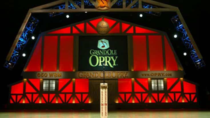 Unlikely Guest Makes Surprise Appearance At Grand Ole Opry | Country Music Videos
