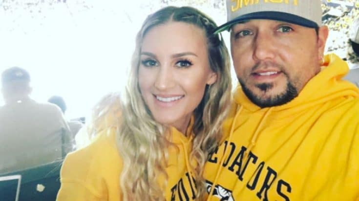 Jason Aldean’s Very Pregnant Wife Brittany Posts Stunning Bikini Pic | Country Music Videos