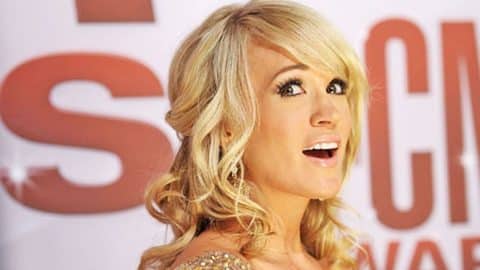 Carrie Underwood Shares Photo Of New Short Hairstyle