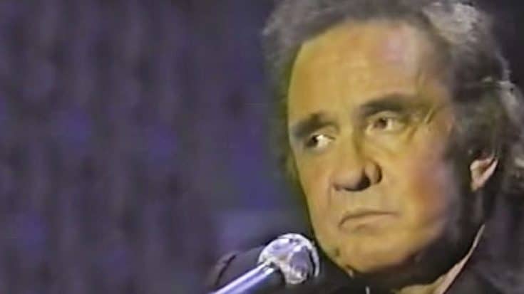Johnny Cash Hauntingly Performs ‘Bird on a Wire’ In Leonard Cohen Tribute | Country Music Videos