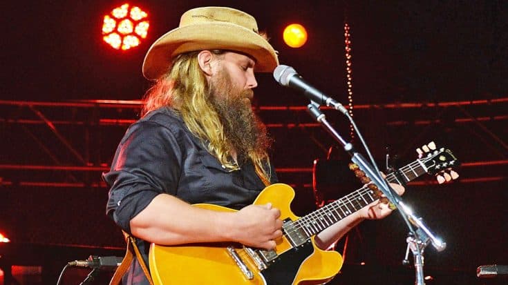 Vegas Victims Honored Through Chris Stapleton’s Heart-Tugging Performance Of ‘Broken Halos’ | Country Music Videos