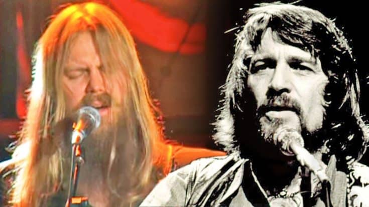 Chris Stapleton Channels Waylon Jennings For Mind-Blowing ‘Amanda’ Cover | Country Music Videos