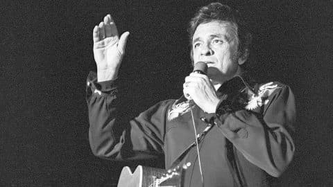 Johnny Cash Joined By Legendary Acts For Heavenly Will The Circle Be Unbroken Performance Country Rebel