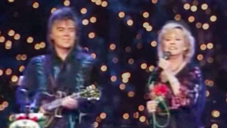 Marty Stuart & Connie Smith Perform “Away In A Manger” At The Opry In 2008 | Country Music Videos