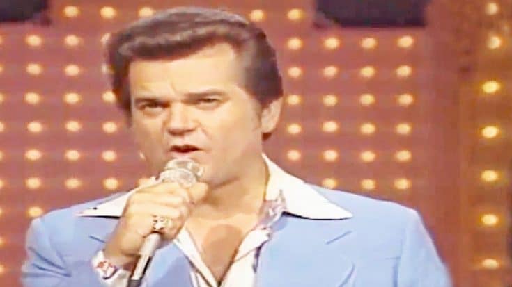 Conway Twitty Charms The Ladies With Swoon-Worthy ‘I See The Want To In Your Eyes’ | Country Music Videos