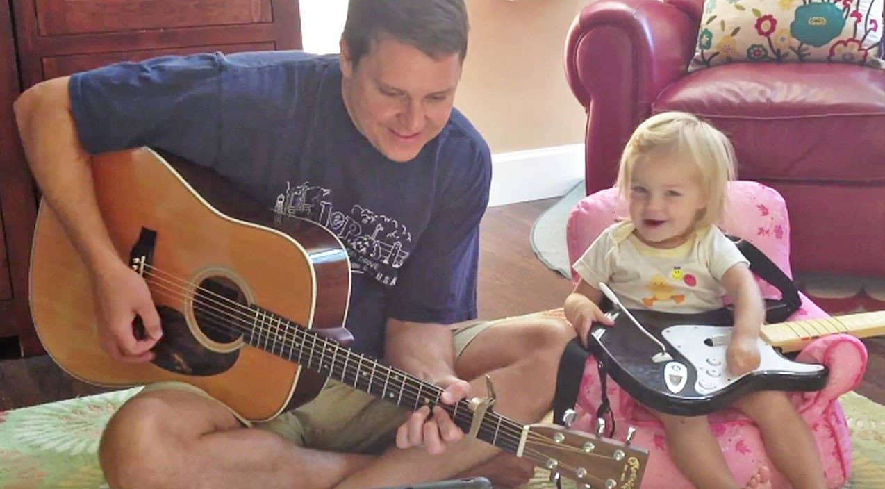 Daddy-Daughter Duet To ‘Country Roads’ Is The Sweetest Thing You’ll Ever See | Country Music Videos
