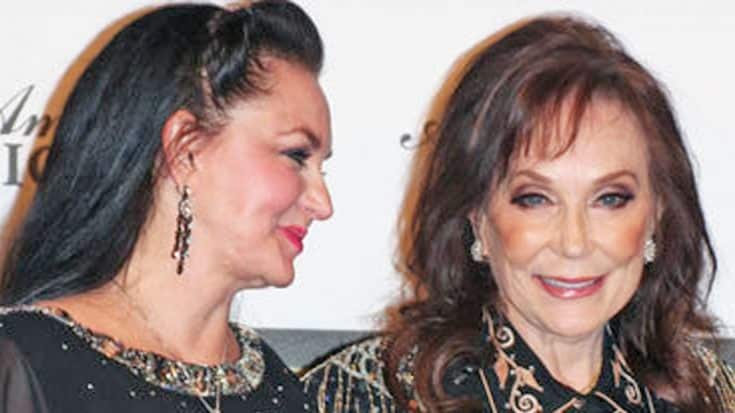 Crystal Gayle Asks Fans To Continue Praying For Loretta Lynn | Country Music Videos