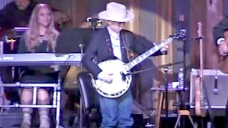 Talented Country Boy Shows Off Insane Banjo Pickin’ Skills With ‘Foggy Mountain Breakdown’ | Country Music Videos