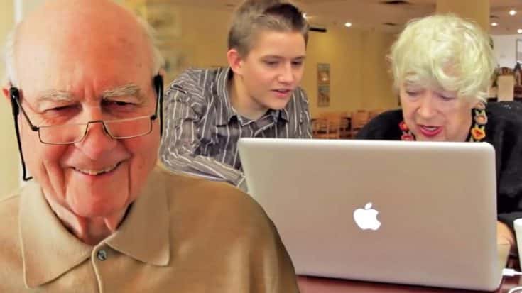 Senior Citizens Adorably Use Computers For The First Time | Country Music Videos