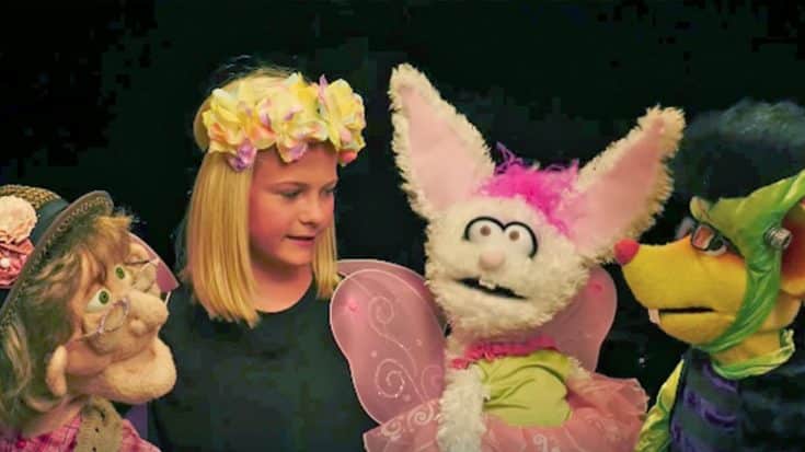 Darci Lynne & Her Puppet Pals Trick-Or-Treat At Jeff Dunham’s House In Hysterical Skit | Country Music Videos