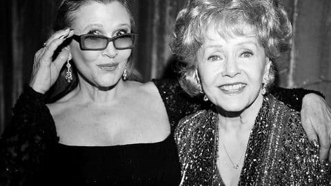 Hollywood Icon Debbie Reynolds Passes Away One Day After Daughter Carrie Fisher | Country Music Videos