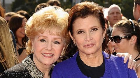 Debbie Reynolds Reportedly Rushed To Hospital A Day After Daughter Carrie Fisher’s Death | Country Music Videos