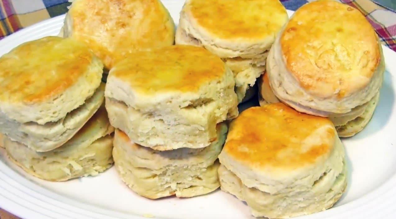 DIY: Delicious Melt-In-Your-Mouth Homemade Flaky Biscuits (WATCH ...