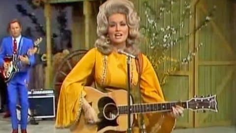 Dolly Parton’s Performs First # 1 Song ‘Joshua’ In 1971 | Country Music Videos