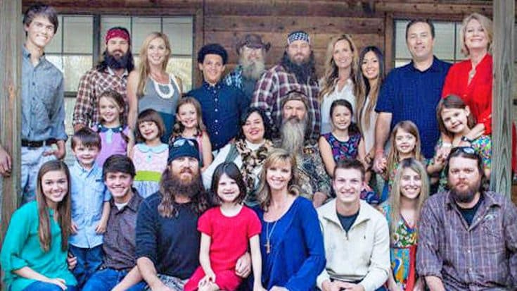 See How The ‘Duck Dynasty’ Family Celebrated Easter | Country Music Videos