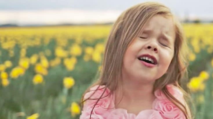 4-Year-Old Claire Ryann Crosby Sings Easter Hymn “Beautiful Savior” | Country Music Videos