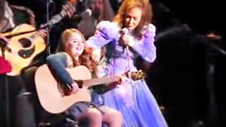 Loretta Lynn’s 11-Year-Old Granddaughter Delivers Passionate ‘If I Die Young’ Cover | Country Music Videos