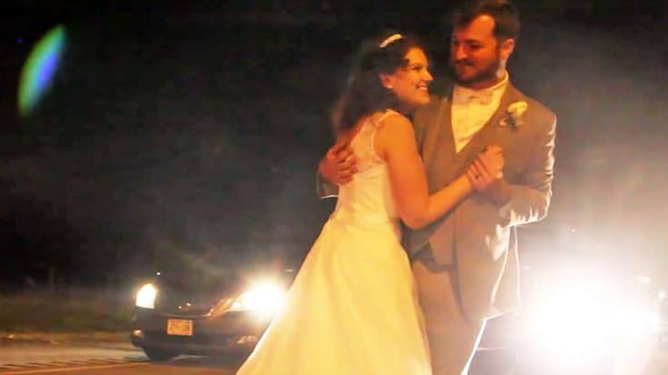 Newlyweds Powerfully Join Arms In Emotional First Dance During Traffic Jam | Country Music Videos