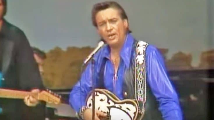 Fresh-Faced Waylon Jennings Performs One Of His Biggest Hits | Country Music Videos