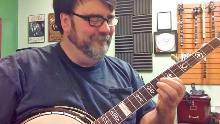Here’s How “Frosty The Snowman” Sounds On Banjo | Country Music Videos