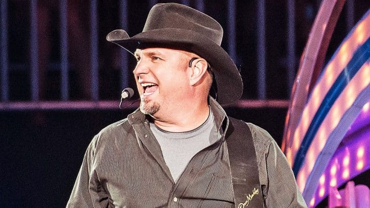 Garth Brooks Astounds With Surprise Guest For ‘Friends In Low Places’ Duet | Country Music Videos