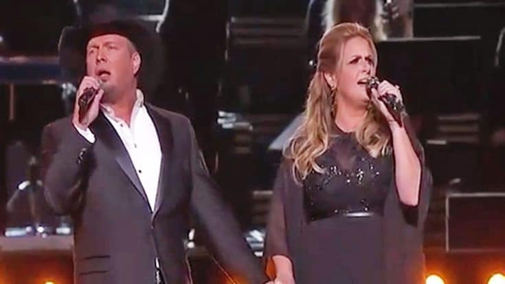Garth & Trisha Resurrect Iconic Duets In Epic CMA Performance | Country Music Videos