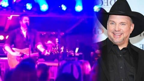 Blake Shelton Covers Garth Brooks Songs Much Too Young And Papa Loved Mama Video Country Rebel blake shelton covers garth brooks