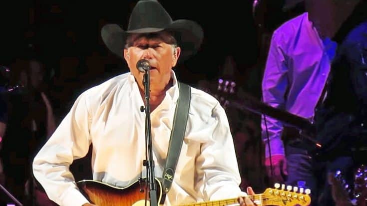 George Strait Performs Merle Haggard’s “Sing Me Back Home” At 2018 Concert | Country Music Videos