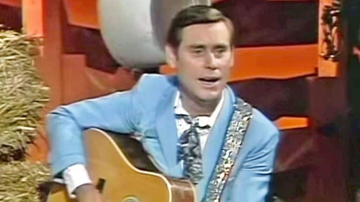 George Jones Takes ‘Hee Haw’ By Storm With Spirited Performance Of ‘White Lightning’ | Country Music Videos