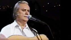 George Jones Brings Sorrow To New Level With ‘He Stopped Loving Her Today’ Performance | Country Music Videos