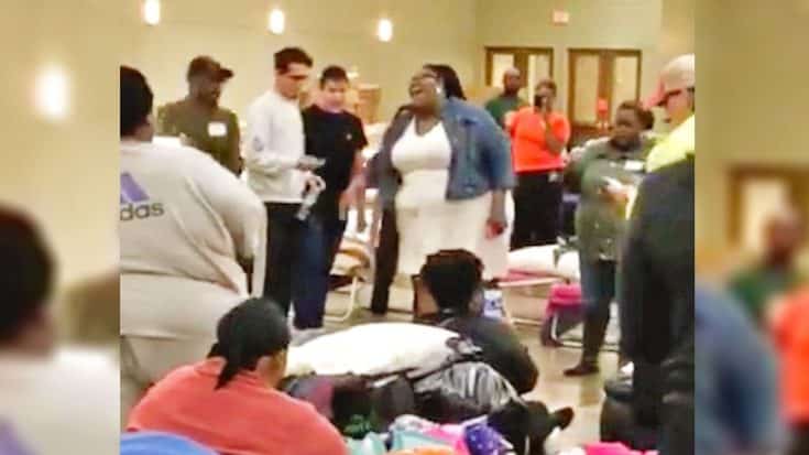 Texas Shelter Finds Joy In Woman’s Outstanding Performance Of Gospel Song | Country Music Videos