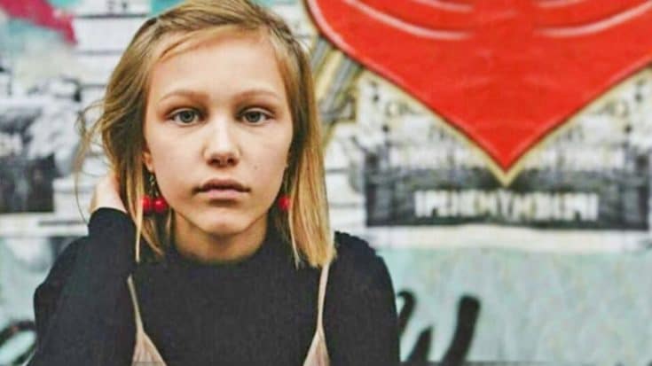 Grace VanderWaal Releases Haunting New Song About Bullying | Country Music Videos