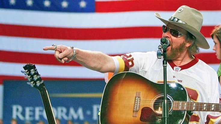 Hank Williams Jr. Performs Riveting Rendition Of ‘The Star Spangled Banner’ | Country Music Videos