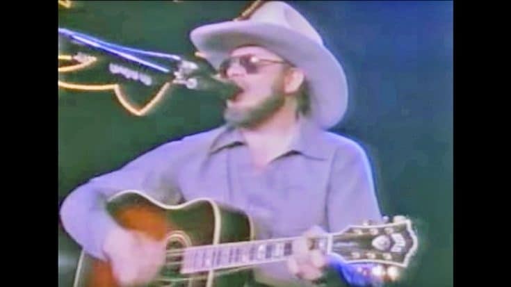 After Guitar String Breaks During Performance, Hank Jr. Proves How Much Of A Bad Ass He Is | Country Music Videos