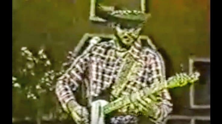 Hank Jr.’s  Guitar Pickin’ To ‘Sweet Home Alabama’ In Rare, Vintage Footage Will Blow You Away | Country Music Videos