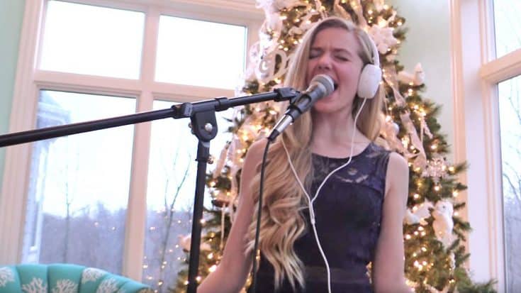 14-Year-Old Girl Sings “Hallelujah” For The Holidays | Country Music Videos