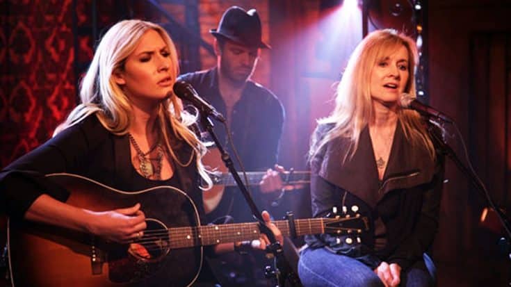 Holly Williams Sings Emotionally Crippling Tribute To Mother In Light Of Family Hardships | Country Music Videos