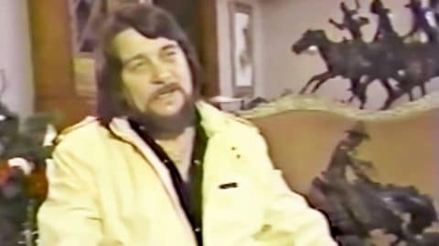 Waylon Jennings Offers Personal Tour Of His Cozy Southern Estate