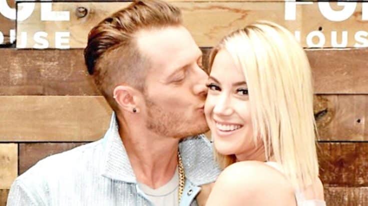 Country Star & Wife Announce Pregnancy In Adorable Way | Country Music Videos