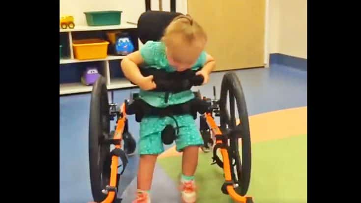Rory Feek Shares Heartwarming Video Of Indy Learning To Walk | Country Music Videos