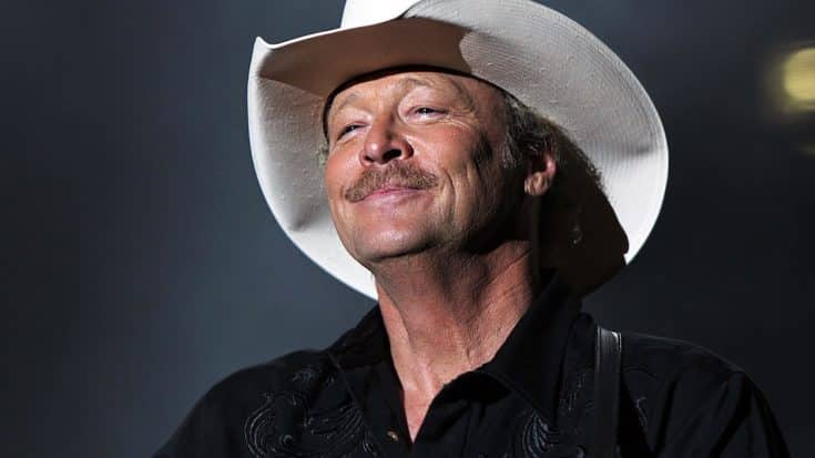 Alan Jackson’s Impressive Body Double Looks Almost Just Like Him | Country Music Videos