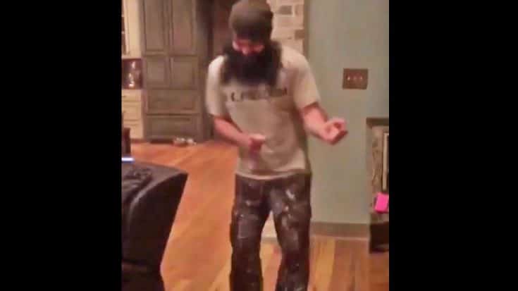 Jep Robertson Shows Off His Impressive Dance Moves | Country Music Videos