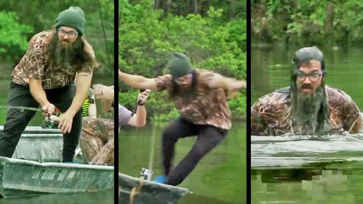 Jep Robertson Attempts To Teach His Daughters How To Fish, But It Doesn’t Go As Planned | Country Music Videos