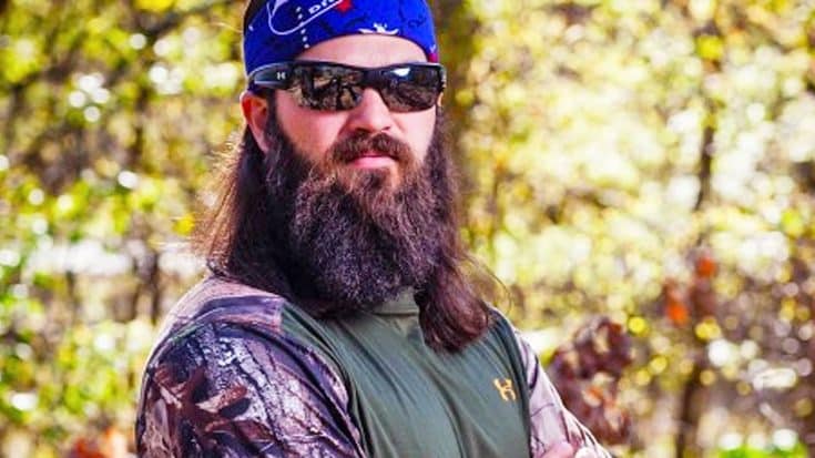 Jep Robertson Shares Photo Of New ‘Do,’ And You’ll Never Believe What It Is! | Country Music Videos