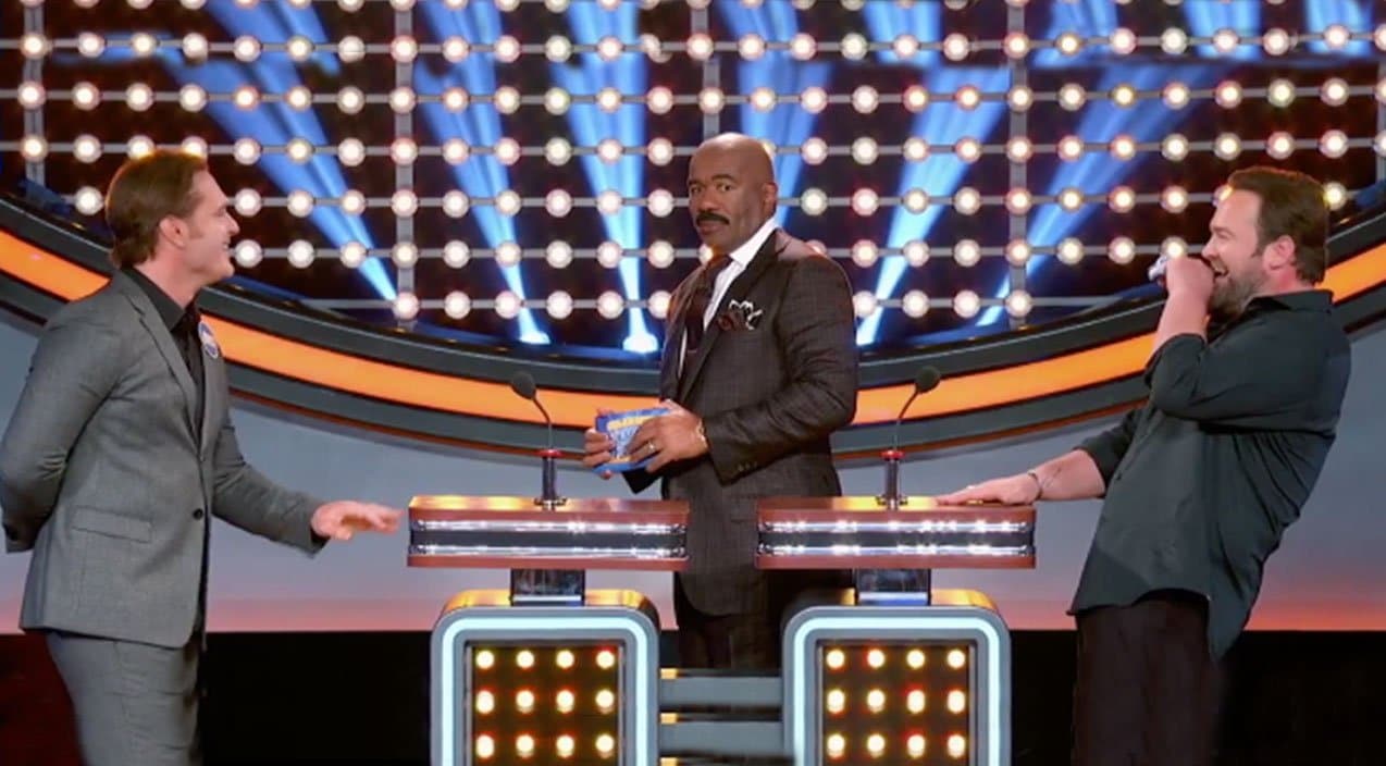 Hilarity Ensues When Two Country Stars Go Head-To-Head On ‘Celebrity Family Feud’ | Country Music Videos