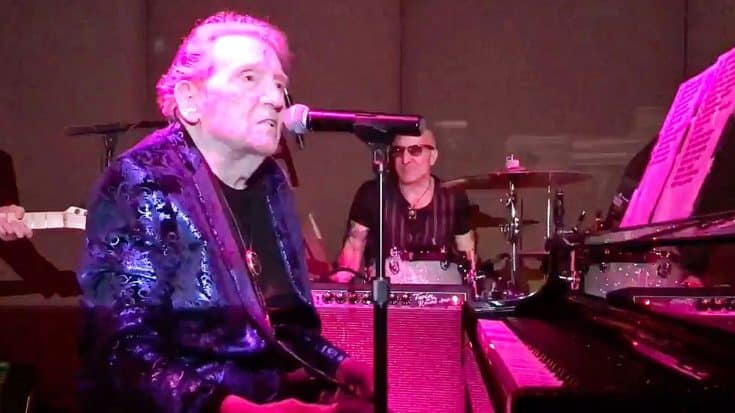 Jerry Lee Lewis Rocks Into The New Year With ‘Whole Lotta Shakin’ Goin’ On’ | Country Music Videos