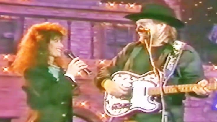 Waylon Jennings Flirts With Jessi Colter In “Suspicious Minds” Duet | Country Music Videos